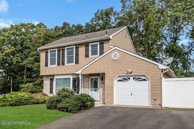45 Pinyon Street, Howell, NJ 07731