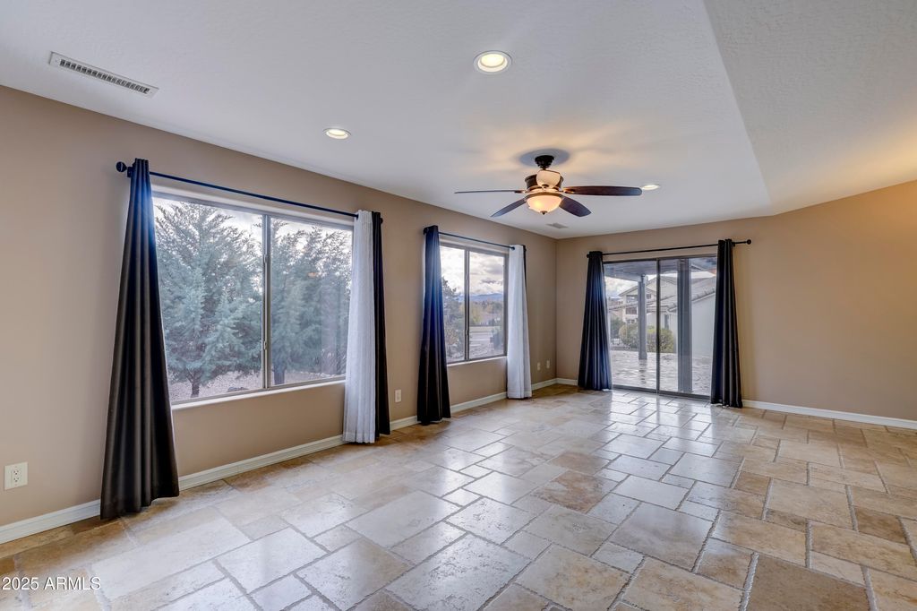 Image 8 of property listing at 5825 Curry Court, Prescott, AZ 86305