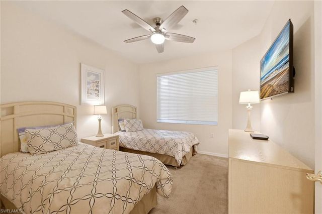 4873 Hampshire CT 104, Naples, FL 34112