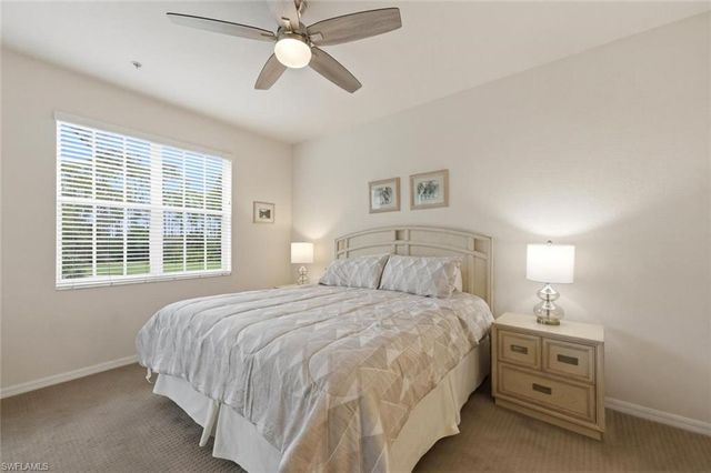 4873 Hampshire CT 104, Naples, FL 34112