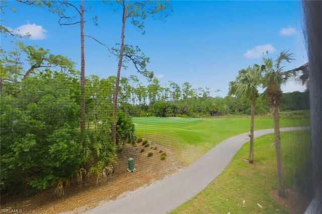 4873 Hampshire CT 104, Naples, FL 34112