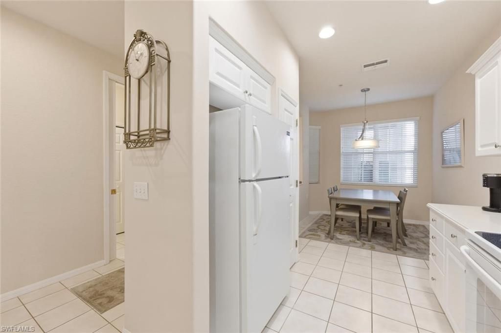 4873 Hampshire CT 104, NAPLES, FL 34112 — photo 4