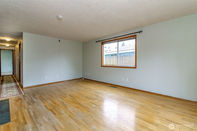 9406 Tacoma Avenue S, Tacoma, WA 98444