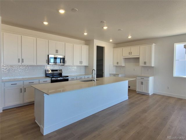 697 Bradley Cir, Elizabeth, CO 80107