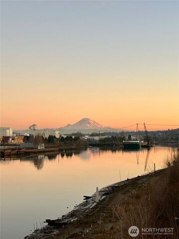 1450 S Donovan Street, Seattle, WA 98108