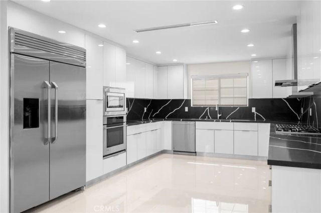 10510 Helendale Avenue, Tujunga, CA 91042