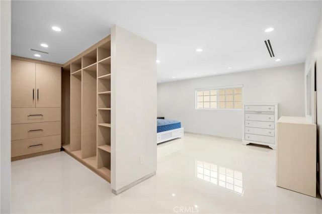 10510 Helendale Avenue, Tujunga, CA 91042