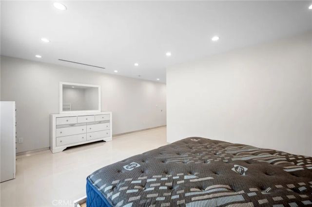 10510 Helendale Avenue, Tujunga, CA 91042