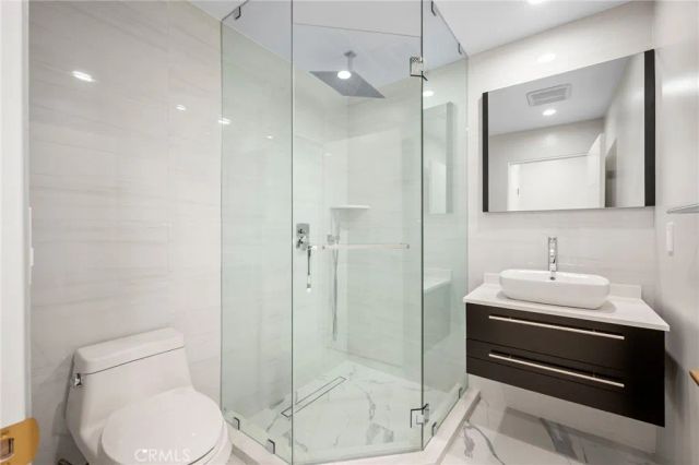 10510 Helendale Avenue, Tujunga, CA 91042