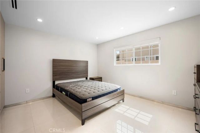 10510 Helendale Avenue, Tujunga, CA 91042