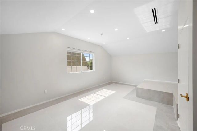 10510 Helendale Avenue, Tujunga, CA 91042