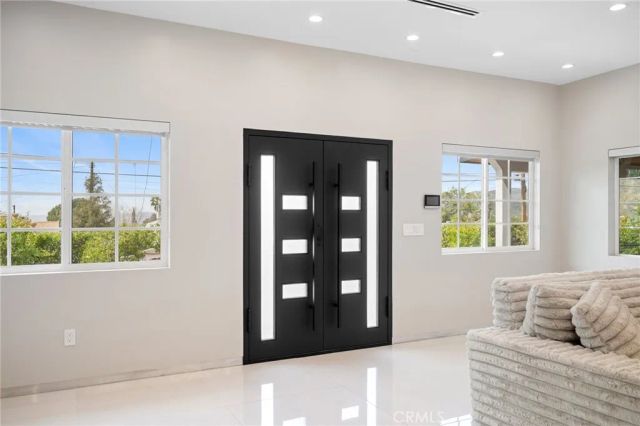 10510 Helendale Avenue, Tujunga, CA 91042