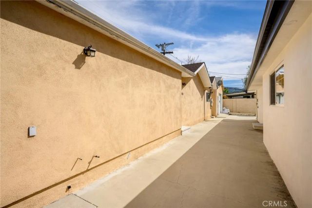 10510 Helendale Avenue, Tujunga, CA 91042