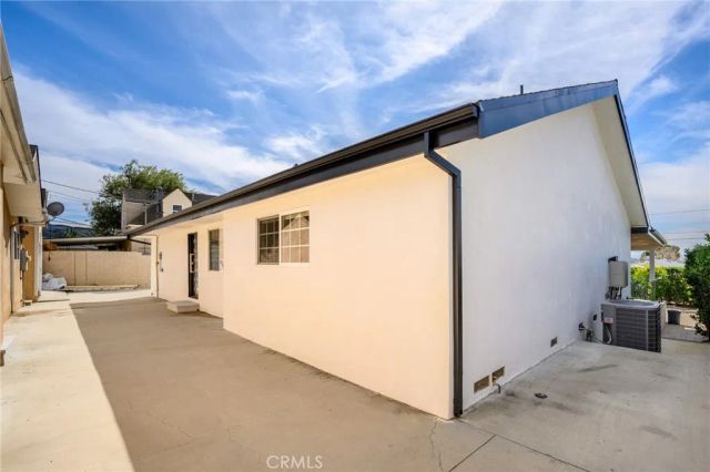 10510 Helendale Avenue, Tujunga, CA 91042