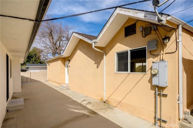 10510 Helendale Avenue, Tujunga, CA 91042