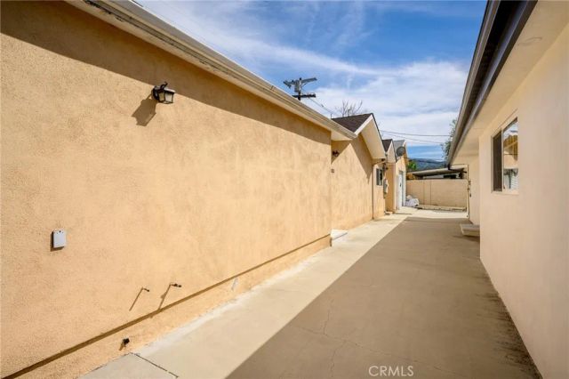 10510 Helendale Avenue, Tujunga, CA 91042