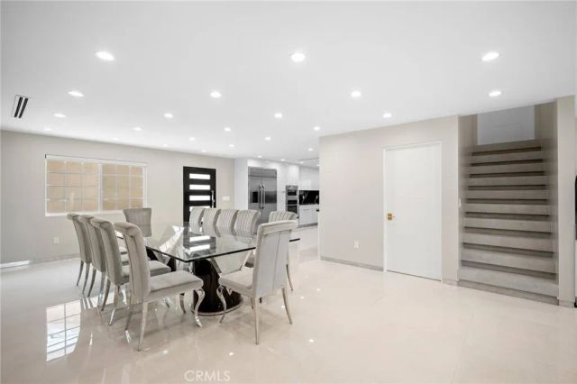 10510 Helendale Avenue, Tujunga, CA 91042