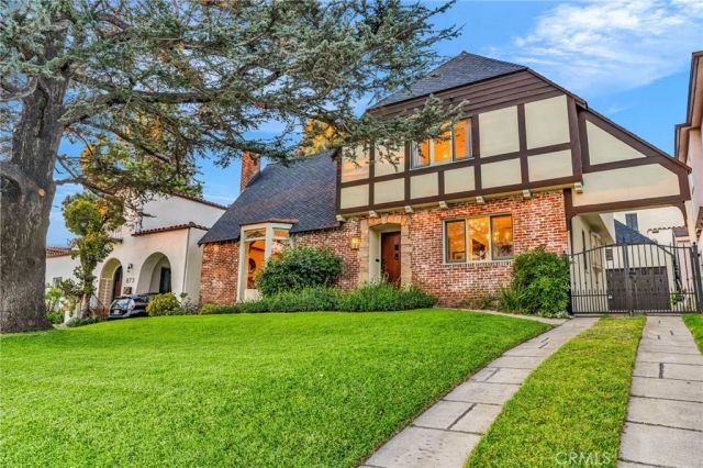 869 Cumberland Road, Glendale, CA 91202