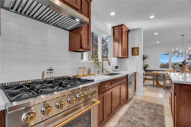 869 Cumberland Road, Glendale, CA 91202