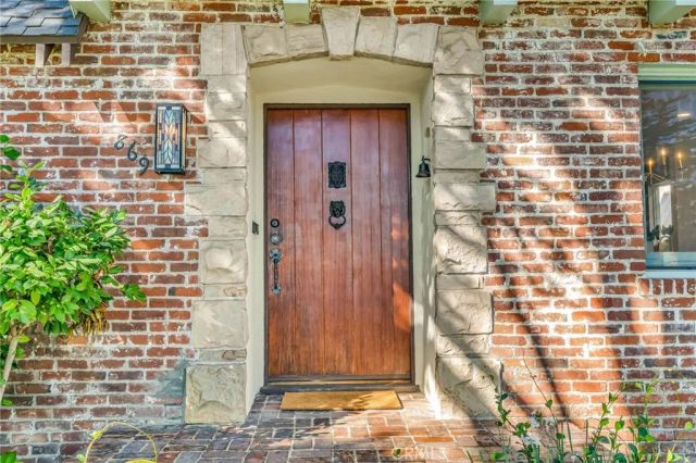 869 Cumberland Road, Glendale, CA 91202