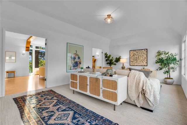 869 Cumberland Road, Glendale, CA 91202