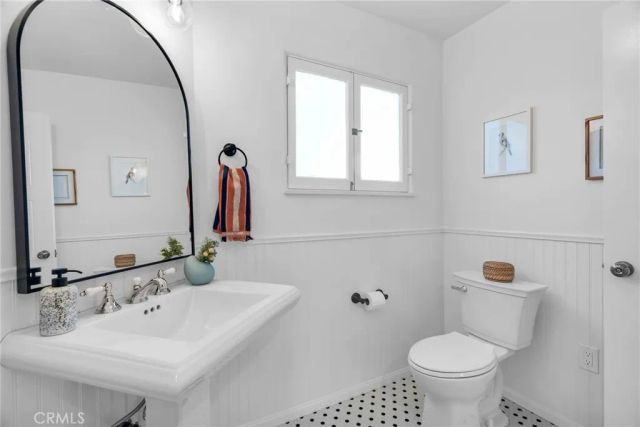 869 Cumberland Road, Glendale, CA 91202