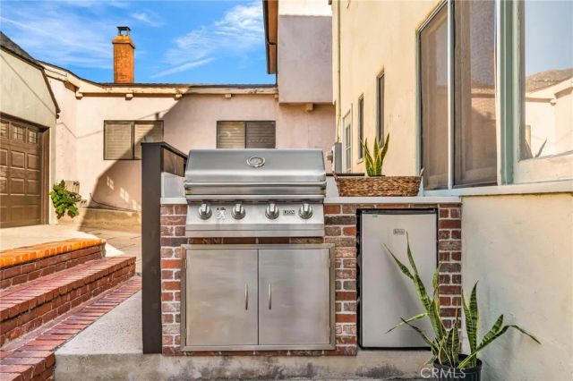 869 Cumberland Road, Glendale, CA 91202