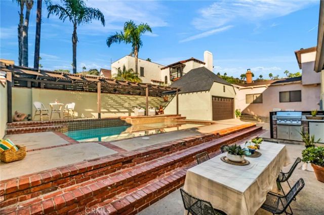 869 Cumberland Road, Glendale, CA 91202