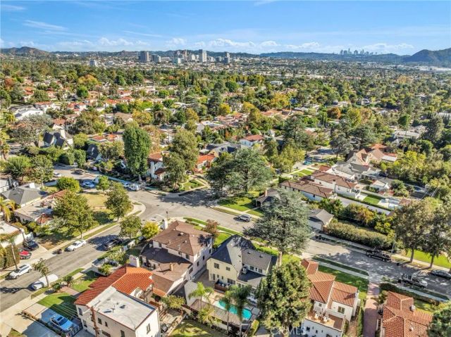 869 Cumberland Road, Glendale, CA 91202