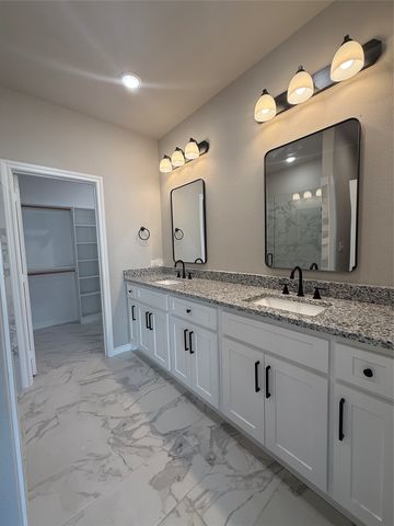 300 Rike Road, Mabank, TX 75147