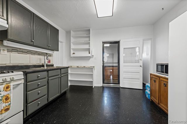 11428 Lumpkin Street, Hamtramck, MI 48212