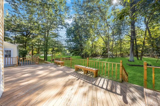 8 Chablis Drive, Dix Hills, NY 11746