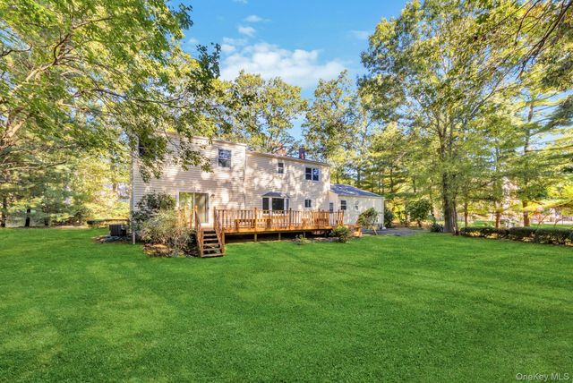 8 Chablis Drive, Dix Hills, NY 11746