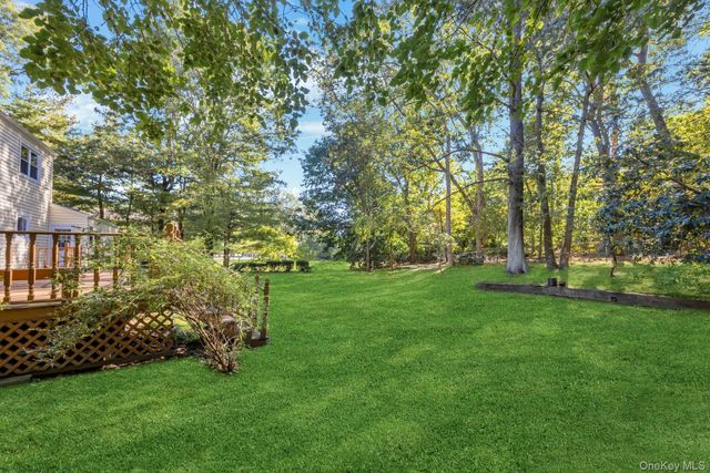 8 Chablis Drive, Dix Hills, NY 11746