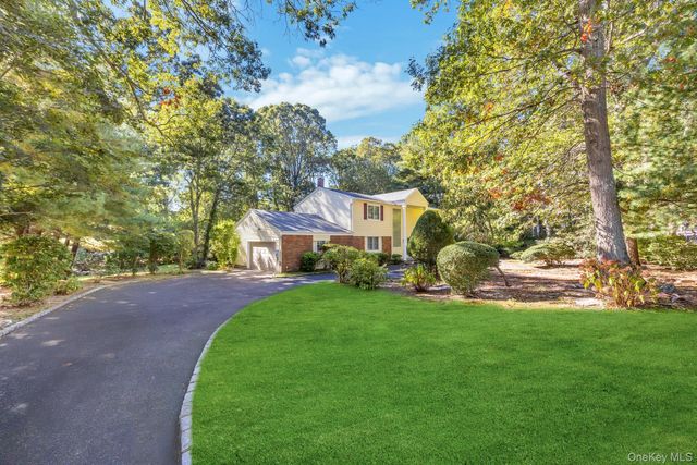 8 Chablis Drive, Dix Hills, NY 11746