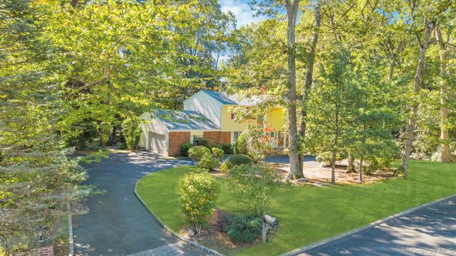 8 Chablis Drive, Dix Hills, NY 11746
