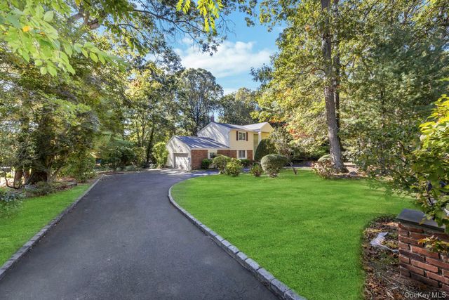 8 Chablis Drive, Dix Hills, NY 11746