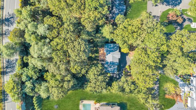 8 Chablis Drive, Dix Hills, NY 11746