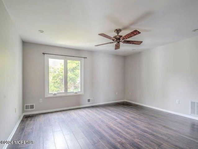20 Tower Hill Drive 1009, Red Bank, NJ 07701