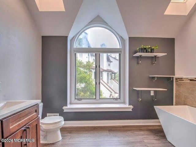 20 Tower Hill Drive 1009, Red Bank, NJ 07701