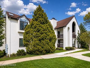 20 Tower Hill Drive 1009, Red Bank, NJ 07701