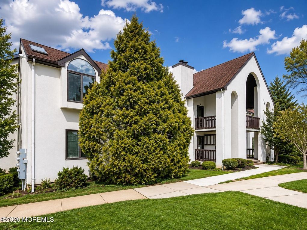 20 Tower Hill Drive 1009, Red Bank, NJ 07701