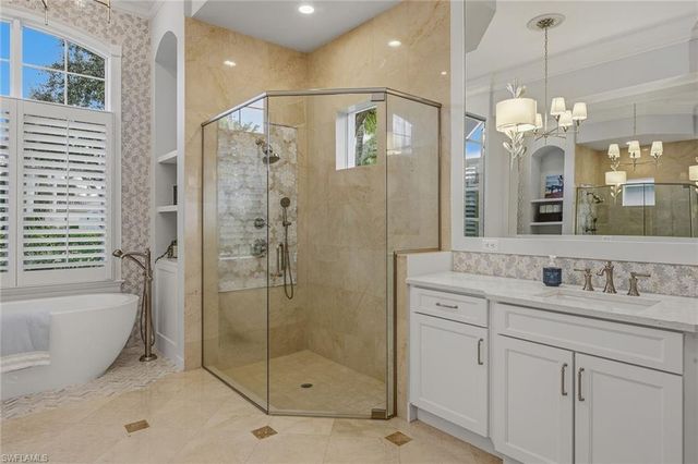 3837 Mahogany Bend DR, Naples, FL 34114