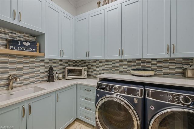 3837 Mahogany Bend DR, Naples, FL 34114