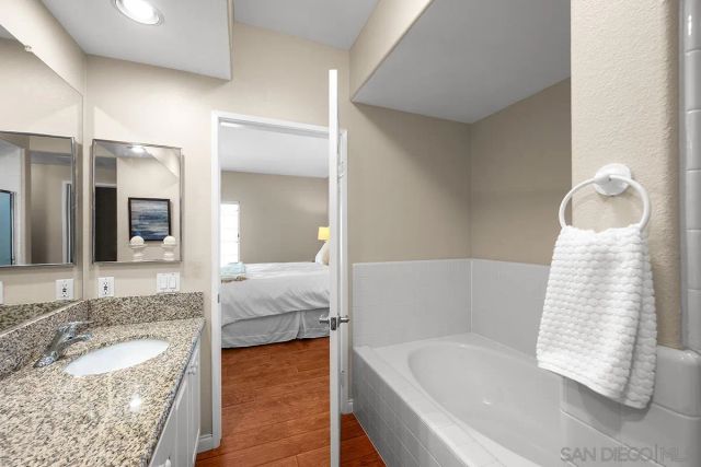 8603 Via Mallorca D, La Jolla, CA 92037
