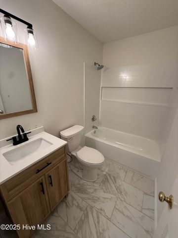 136 Kensington Way, Aberdeen, NC 28315
