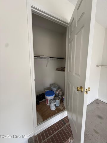 136 Kensington Way, Aberdeen, NC 28315