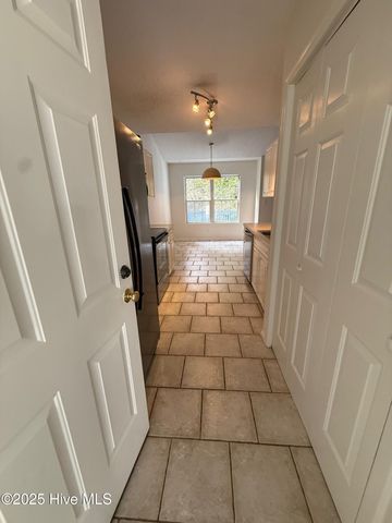 136 Kensington Way, Aberdeen, NC 28315