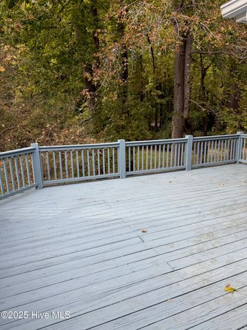 136 Kensington Way, Aberdeen, NC 28315