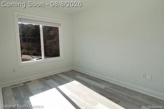 8819 Lagoon, Hamburg Township, MI 48116